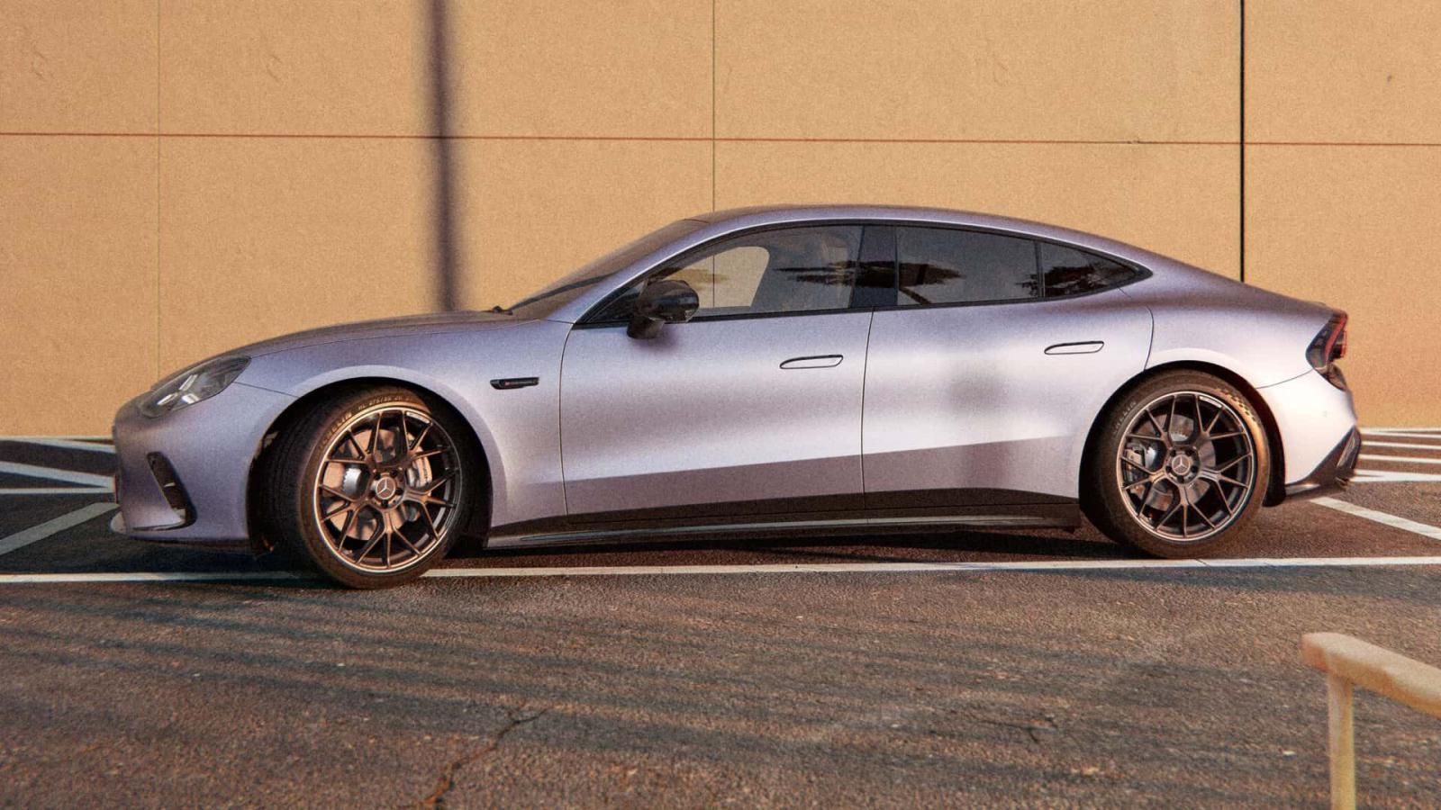 Η Mercedes-AMG GT 53 4-Door Coupe έχει ήχο 6κύλινδρου μοτέρ & 544 PS